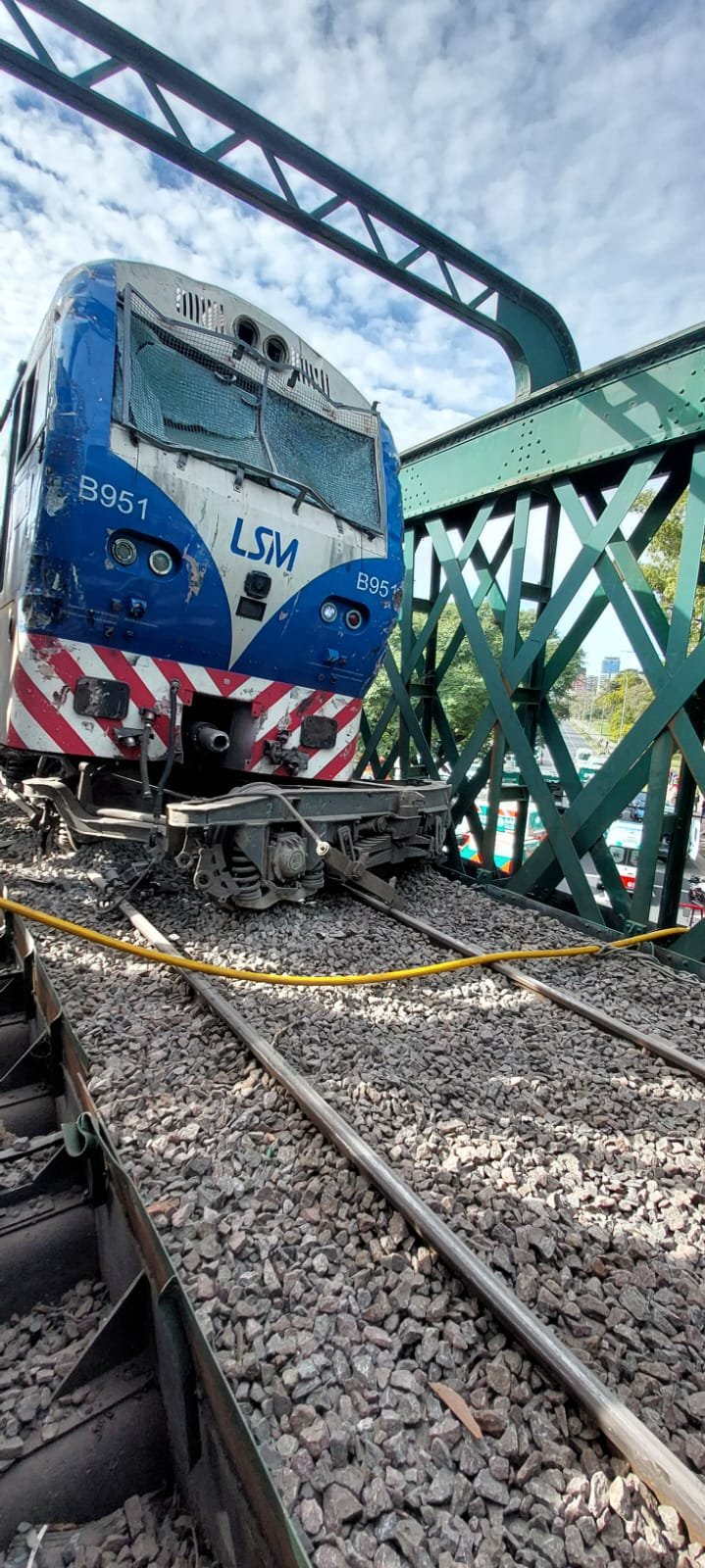 Imágenes y videos exclusivos del choque de trenes de la línea San Martín:  