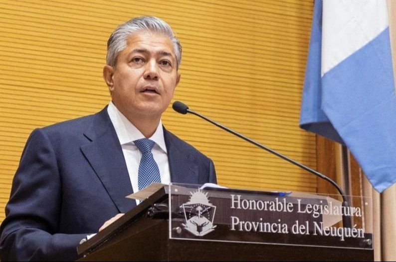 El gobernador de Neuquén se autoexcluyó de la jubilación de privilegio